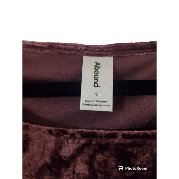 Abound Cropped Velvet Top Grape Small NWOT - Picture 2 of 2